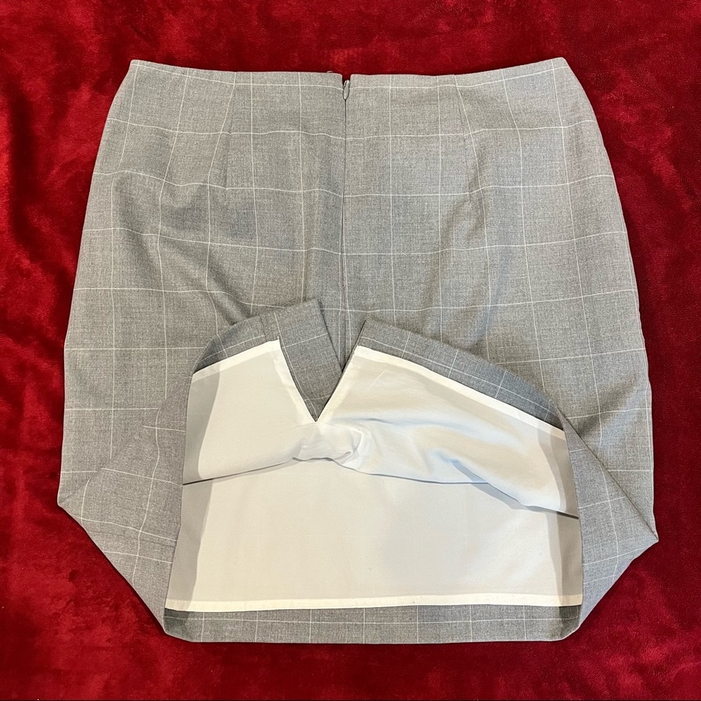 ✨Host Pick✨ Banana Republic Petite Windowpane Plaid Pencil Skirt - Picture 5 of 7